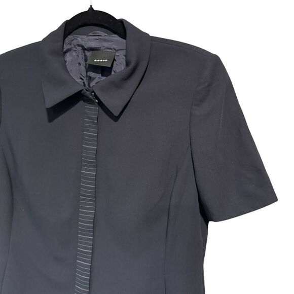 AKRIS Navy Blue Short Sleeve Wool Blazer - Picture 3 of 12